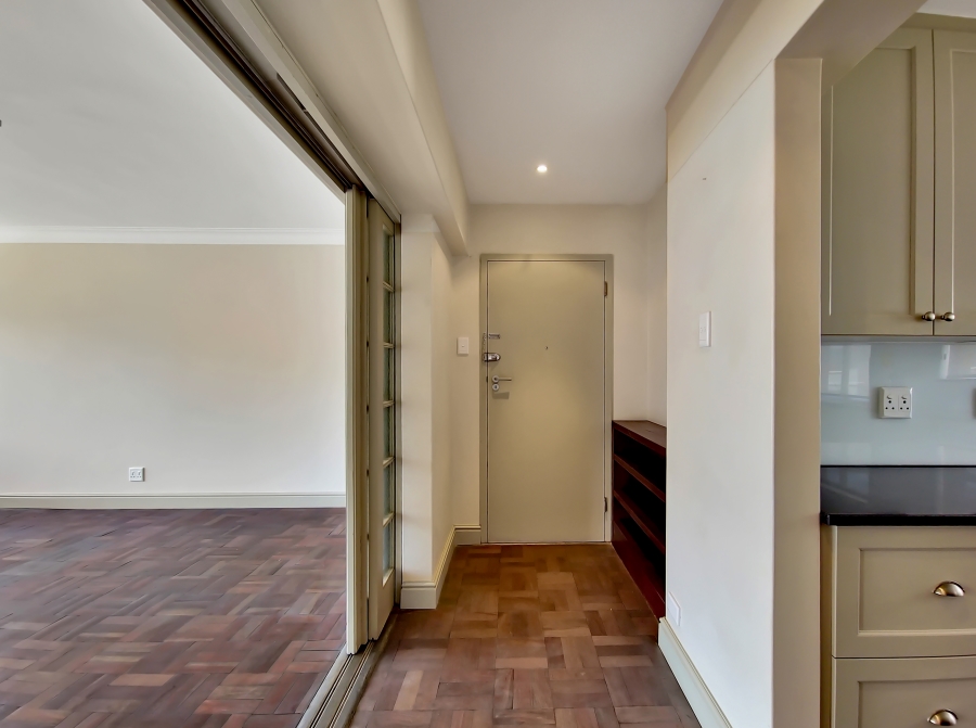 2 Bedroom Property for Sale in Sea Point Western Cape